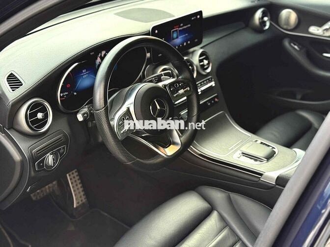 Mercedes Benz GLC 2021 300 4MATIC - 60000 km