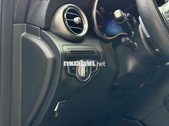 Mercedes Benz GLC 2021 300 4MATIC - 60000 km