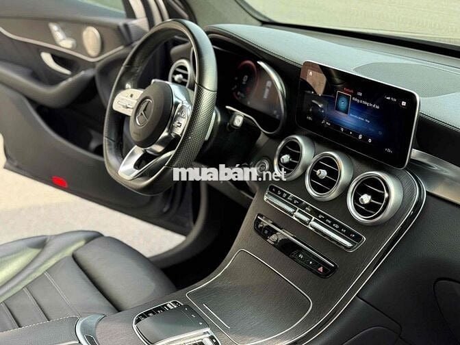 Mercedes Benz GLC 2021 300 4MATIC - 60000 km