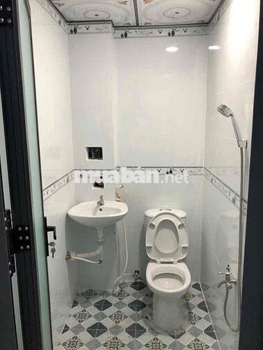 Cho thuê nhà hẻm đối diện Bến Xe Miền Tây