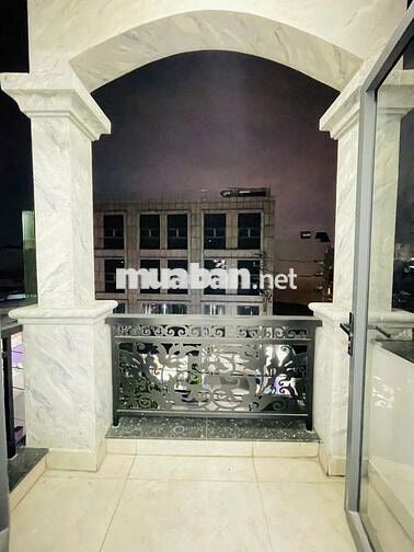 PHÒNG TRỌ CÓ BAN CÔNG ĐẦY ĐỦ NỘI THẤT Đ.TÔ NGỌC VÂN