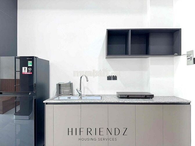 Phòng rộng hơn 40m2, bancol, vô bóc seal, thang máy, mặt tiền đường