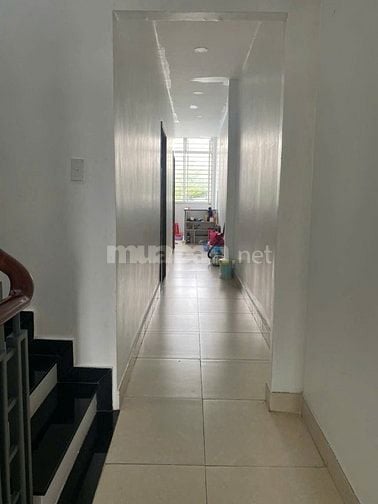 Nhà Ngay Tô Ký - 100m² - 3 tầng - 4,6 tỷ - Sổ hồng riêng - hẻm xe tải