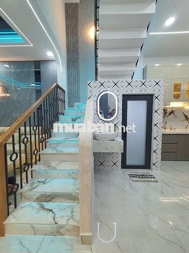 Chính Chủ Bán Gấp -Nhà Ngay Sân Bay TSN -55m2 -5PN - Full nội Thất