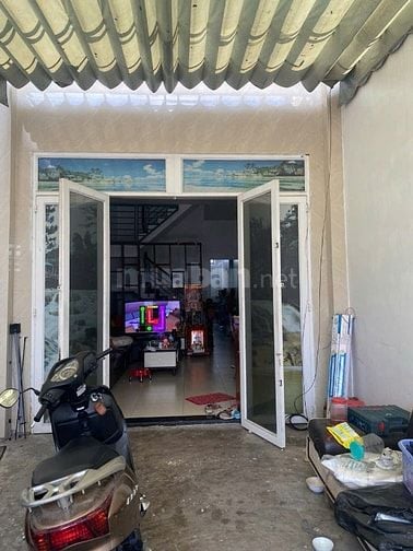 Nhà Ngay Tô Ký - 100m² - 3 tầng - 4,6 tỷ - Sổ hồng riêng - hẻm xe tải