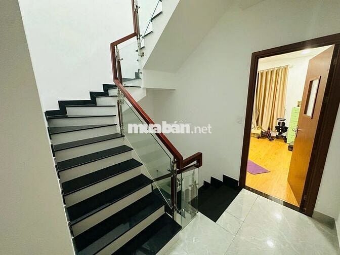 Bán Nhà 1 trệt 2 lầu 4pn 4wc, đang cho thuê 8tr/tháng - đường 13m