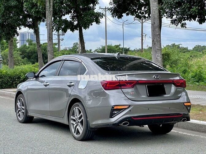 Kia Cerato 2021 2.0 AT Premium - 15000 km