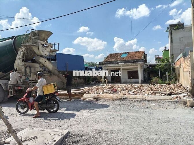 Mặt bằng mặt tiền p.Hiệp Bình Chánh gần chợ, đường lớn tiện kd
