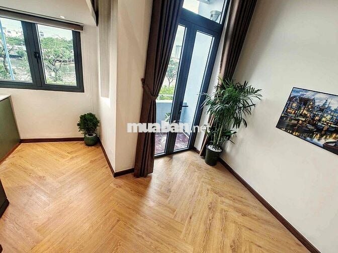 Bancol, view sông, full nội thất, ở được 3ng 3xe, siêu thoáng mát