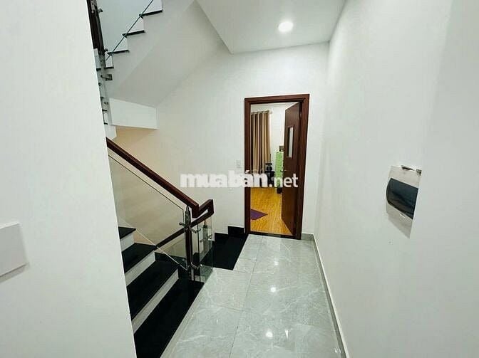 Bán Nhà 1 trệt 2 lầu 4pn 4wc, đang cho thuê 8tr/tháng - đường 13m