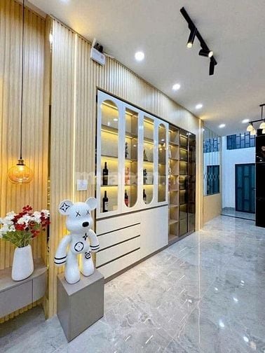 NHÀ NGỘP CẦN BÁN GẤP- NGAY CHỢ BÌNH CHÁNH