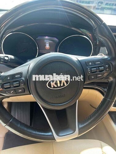 Kia Sedona 2019 Luxury D - 89000 km