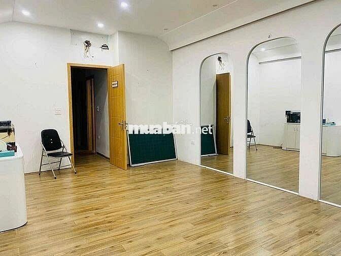 CHO THUÊ NHÀ DTSD 432M2 -4 LẦU-GIÁ 32 TRIỆU LÀNG HOA PHÚ NHUẬN