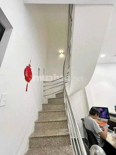 HẺM CHUẨN 3.5M CÁCH MT NGUYỄN ĐÌNH CHIỂU 30M - NGANG 4m - CHỈ HƠN 9Đ