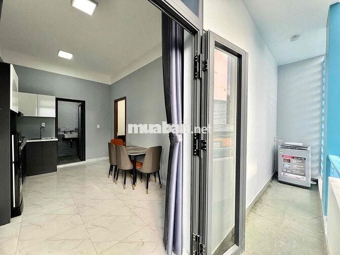 Căn Hộ 2 Phòng Ngủ Bancol Máy Giặt Riêng Thang Máy Gần Cầu Vượt 3/2