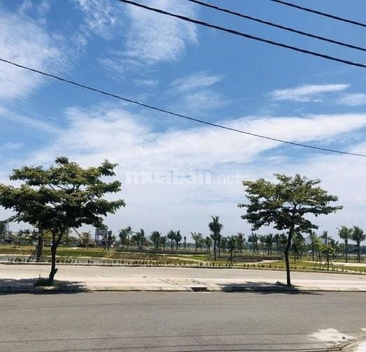 bán nhanh lô đất view trường, dt 110 m2 giá 5 tỷ tại nam hòa xuân