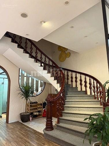 SIÊU PHẨM NGANG 6M -CHO THUÊ NHÀ MẶT TIỀN P.TÂN ĐỊNH QUẬN 1 