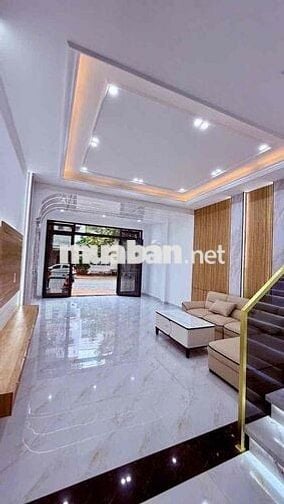 chinh chủ bán nhà trệt 2 lầu đường Nguyên Trung Trực gần chợ dĩ an