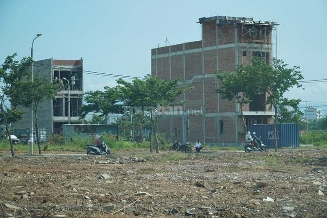bán nhanh lô đất view trường, dt 110 m2 giá 5 tỷ tại nam hòa xuân