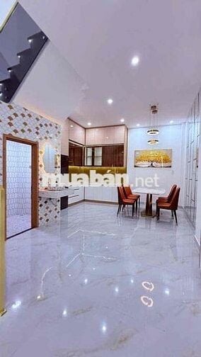 chinh chủ bán nhà trệt 2 lầu đường Nguyên Trung Trực gần chợ dĩ an