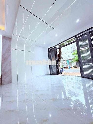 chinh chủ bán nhà trệt 2 lầu đường Nguyên Trung Trực gần chợ dĩ an