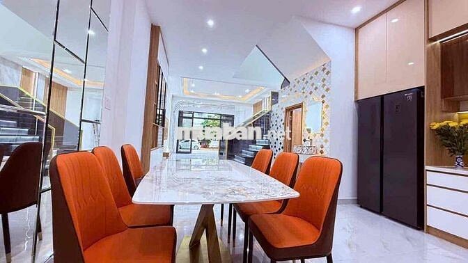 chinh chủ bán nhà trệt 2 lầu đường Nguyên Trung Trực gần chợ dĩ an