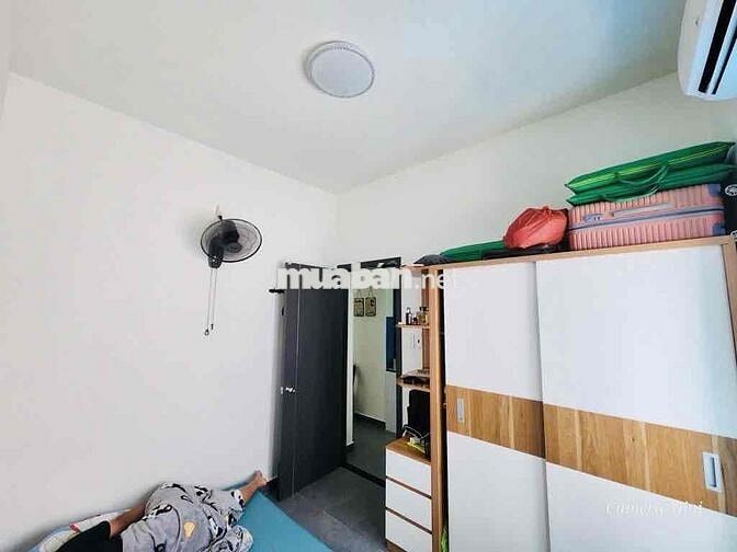 BÁN CHUNG CƯ ĐƯỜNG TRẦN KẾ XƯƠNG TẦNG 1 HAI MẶT THOÁNG CHỈ NHỈNH 2TỶ