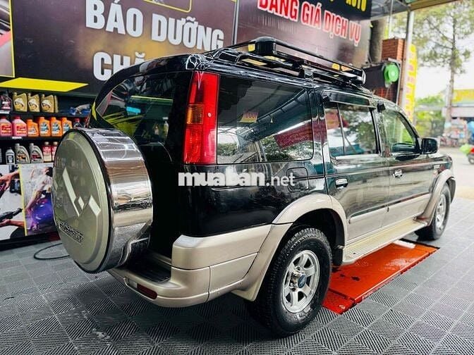Ford Everest 2006 2.6L 4x2 MT - 300000 km