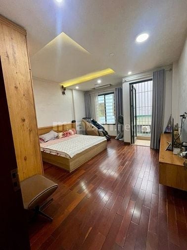 NHÀ DÂN XÂY ĐẸP NGỌC THỤY 68M2. MT G. 5M - GARA Ô TÔ . HƠN 11 TỶ