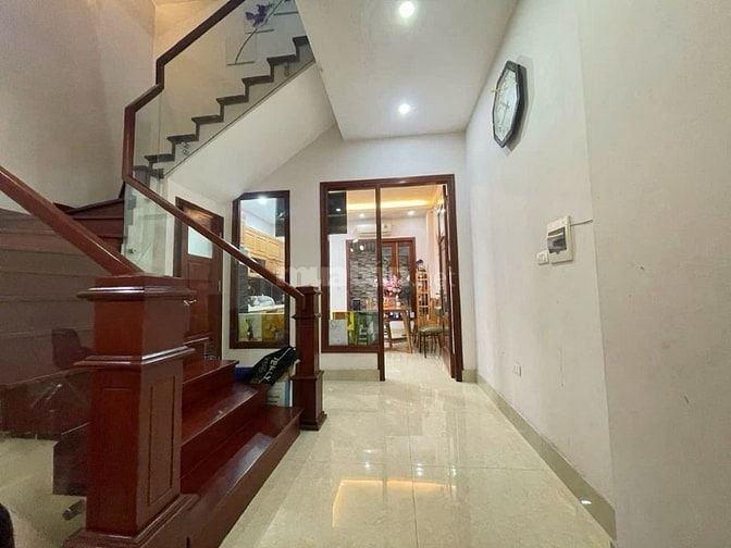 NHÀ DÂN XÂY ĐẸP NGỌC THỤY 68M2. MT G. 5M - GARA Ô TÔ . HƠN 11 TỶ