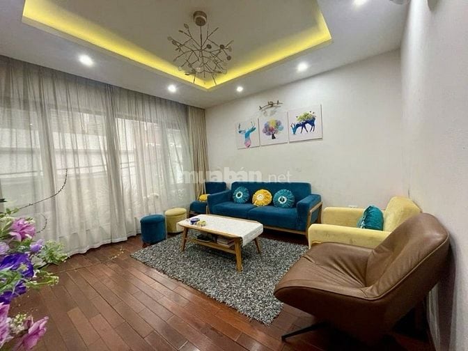 NHÀ DÂN XÂY ĐẸP NGỌC THỤY 68M2. MT G. 5M - GARA Ô TÔ . HƠN 11 TỶ