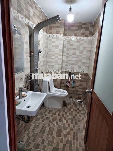 CHO THUÊ NHÀ MẶT TIỀN NỘI BỘ ĐƯỜNG D11