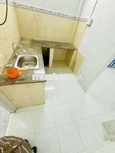 Kẹt tiền bán gấp nhà cấp 4 tiện xây mới dt 3×10 hẻm trước nhà 3m