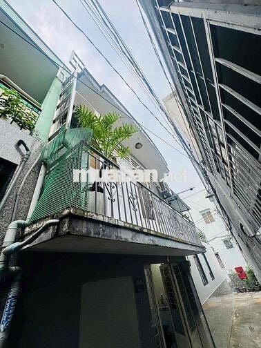 NHÀ 2txx + GẦN 30m2 GẦN HẺM XE HƠI