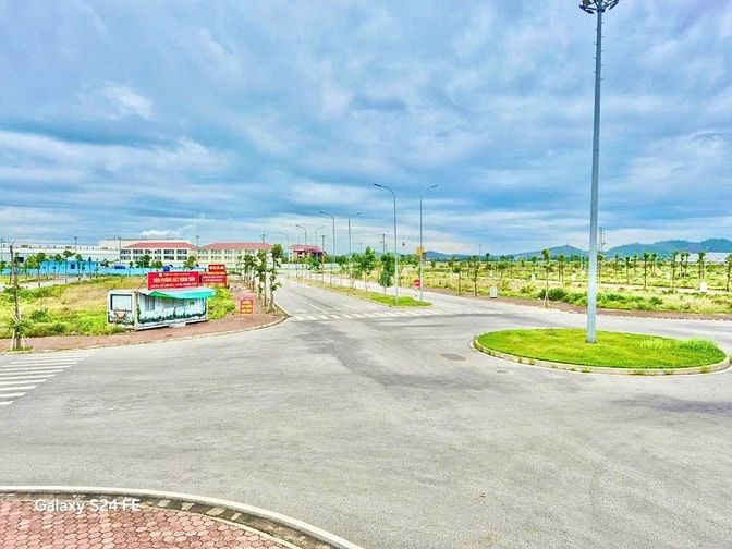 ✅ Bán đất LK13-16 Áp Góc - KĐT Thành Đông !! 