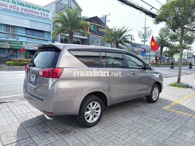 Innova 2020 E 2.0 MT. Trả trước 180tr nhận xe.