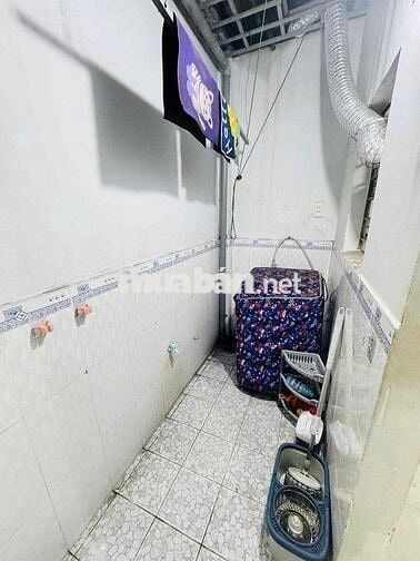Chính chủ cho thuê nguyên căn mặt tiền xe hơi cách chợ Đầu mối 600m