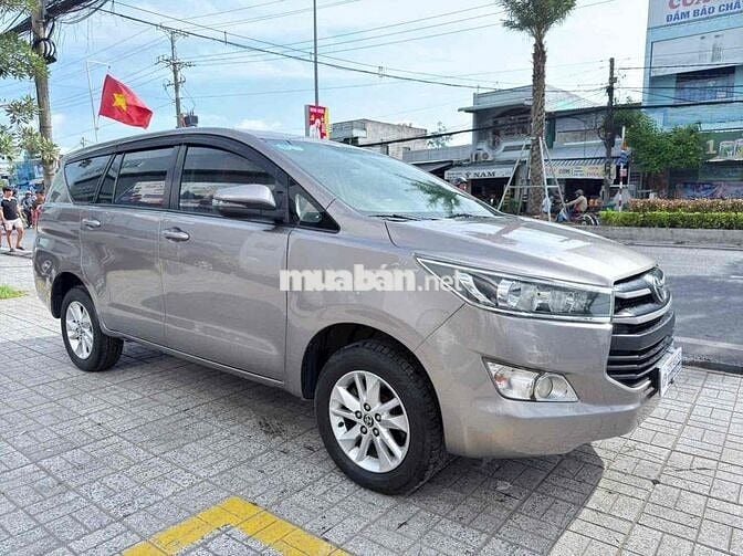 Innova 2020 E 2.0 MT. Trả trước 180tr nhận xe.