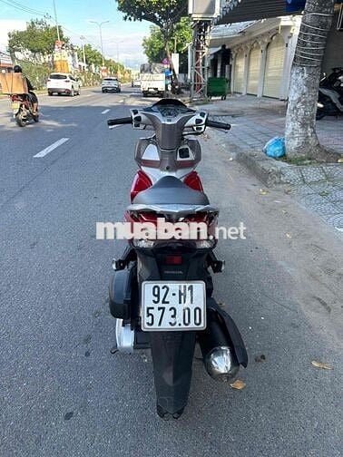Chính chủ cần bán AB 2018 Khoá ga máy rin êm