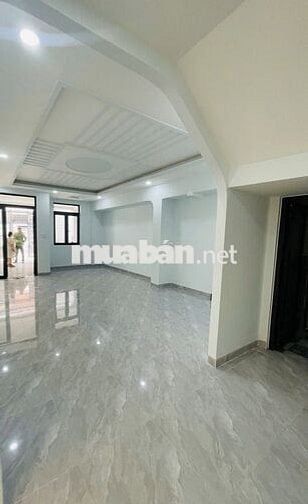 5 x 20 xe hơi để trong sân nhà 1 lầu phòng lớn cực thoáng ở làm VP