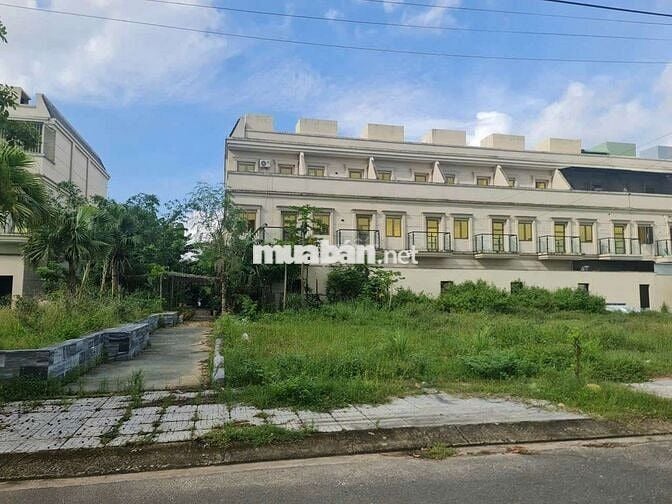 Cần Bán Lô Đất Kẹp Công Viên Hiếm Khi Ra Thị Trường