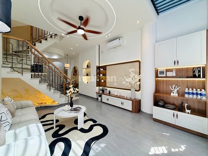 CHÍNH CHỦ BÁN NHÀ ĐẸP PHẠM VĂN CHIÊU MỚI XÂY TRỆT 2 LẦU FULL NỘI THẤT