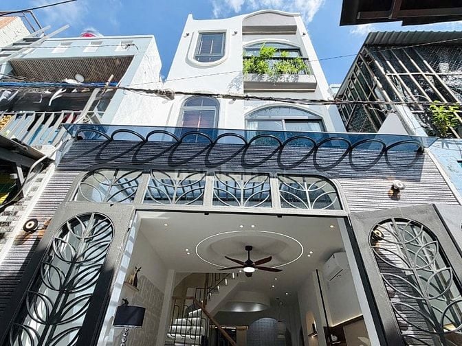 CHÍNH CHỦ BÁN NHÀ ĐẸP PHẠM VĂN CHIÊU MỚI XÂY TRỆT 2 LẦU FULL NỘI THẤT