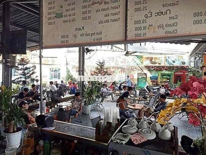 Sang nhượng quán cafe Sân bóng Bình Mỹ