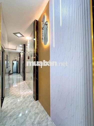 Nhà mới xây nội thất cao cấp. hoàn công đây đủ