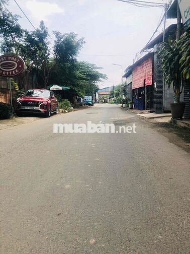 Bán Đất kinh Doanh có nhà cấp bốn ở sẳn
