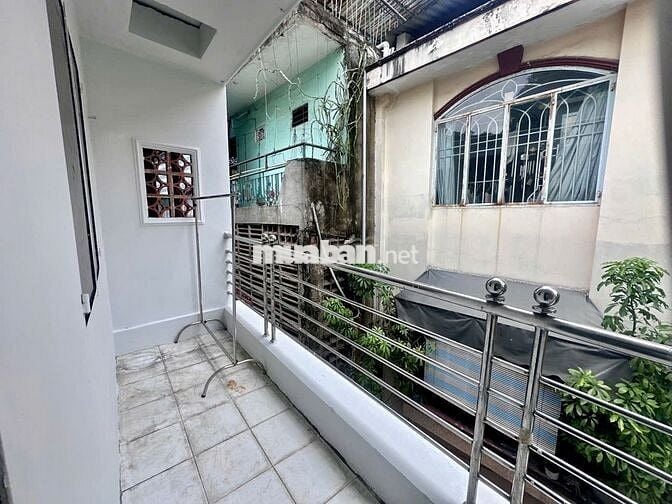 NGUYÊN CĂN QUẬN 3 NHÀ SẠCH ( 2PN - ngang 4m )