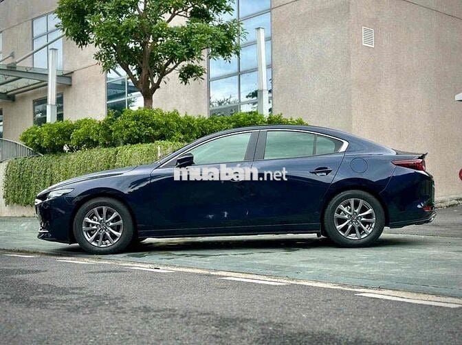 Mazda 3 2024 1.5L Luxury - 10000 km