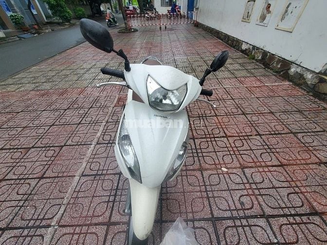 Bán xe Vision trắng vàng xinh xắn