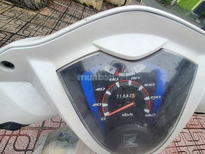 Bán xe Vision trắng vàng xinh xắn